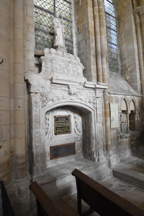 chapelle du Sacré-Coeur : mausolée de Guillaume de Volpiano