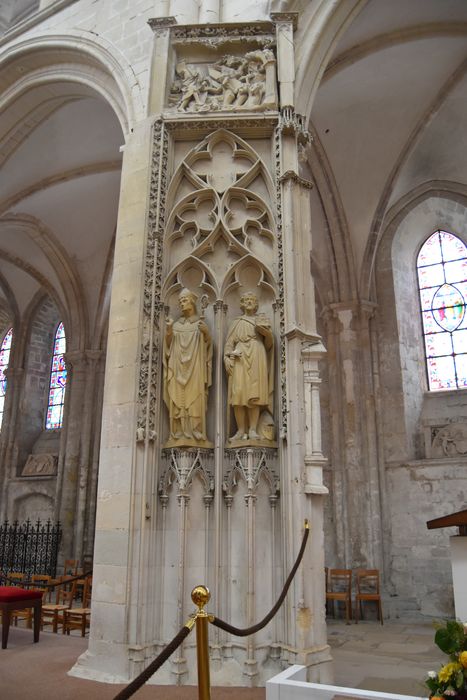nef, détail e la pile sud ouvrant sur le choeur des moines