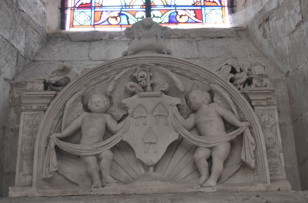 bas-relief (fragment lapidaire)