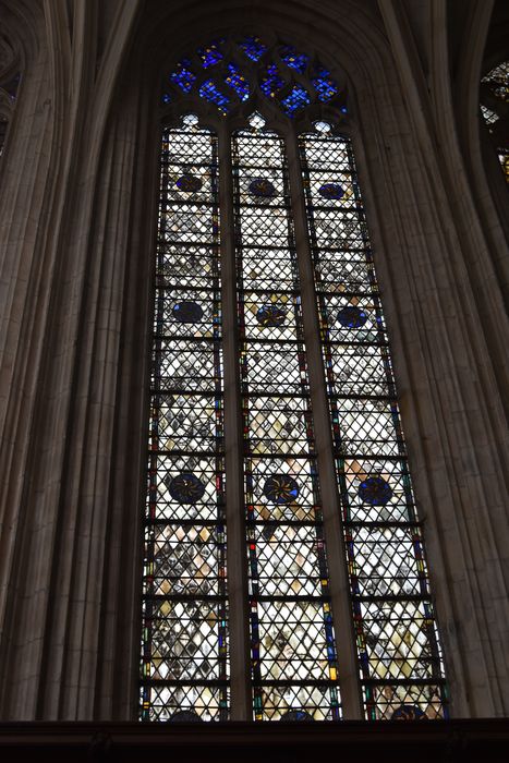 verrière sud de la chapelle de la Vierge