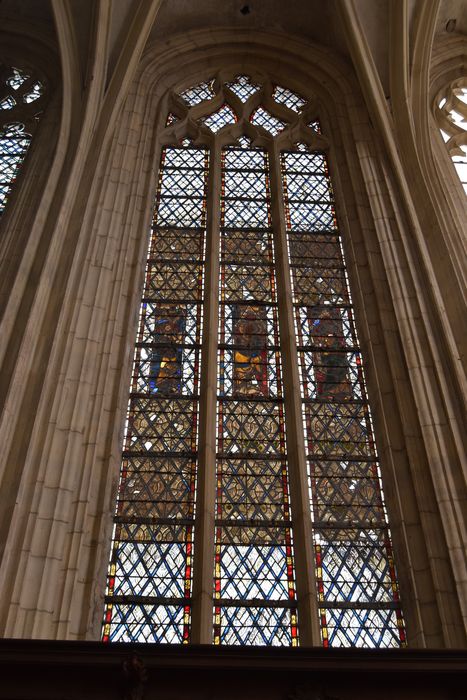 verrière nord de la chapelle de la Vierge : Apôtres