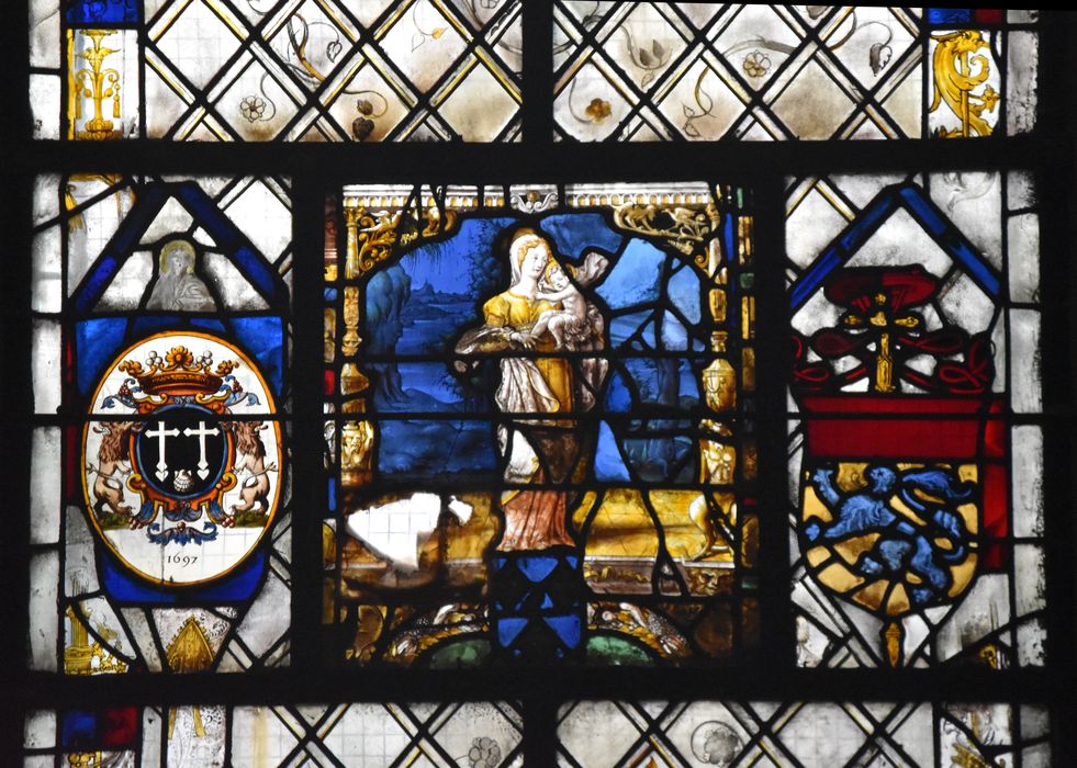 verrière sud de la chapelle des fonts baptismaux (baie 30) : Vierge à l’Enfant