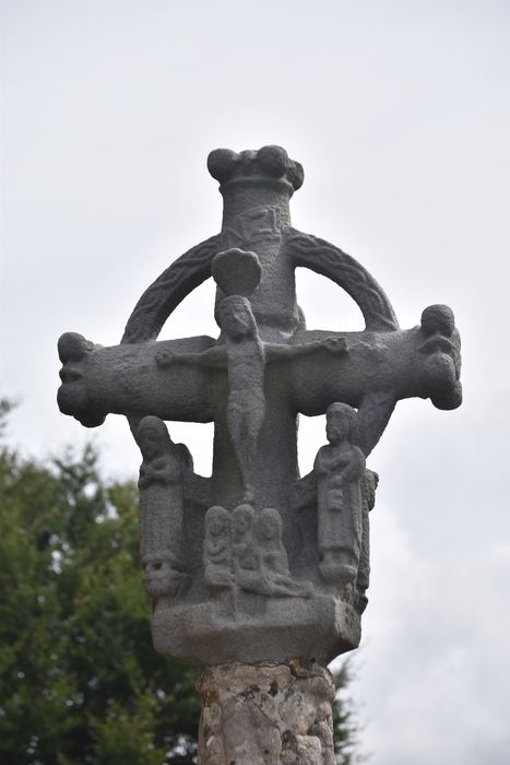 vue partielle de la croix