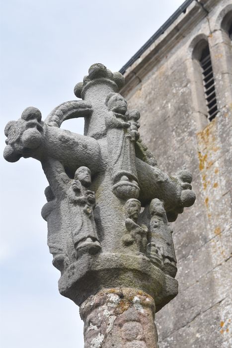 vue partielle de la croix