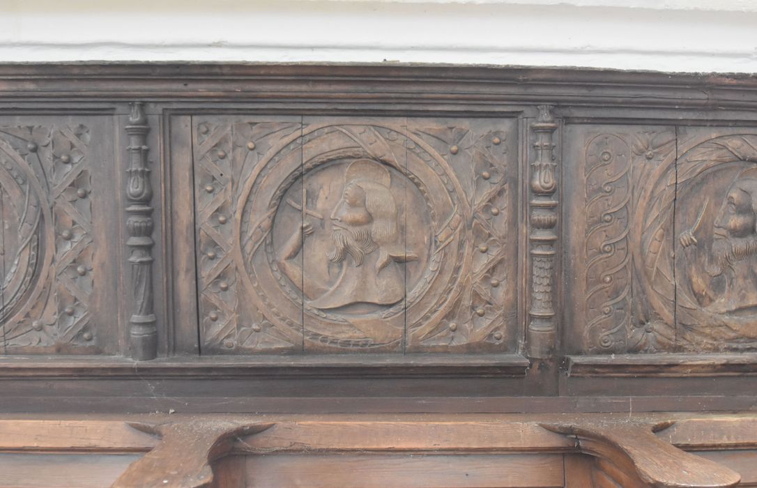 bas-relief : Apôtre n°8