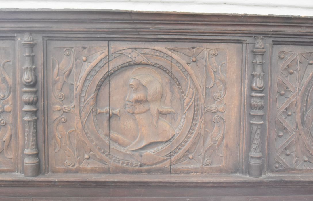 bas-relief : Apôtre n°10