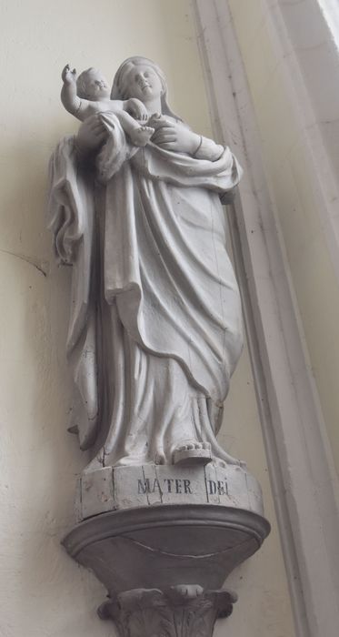 statue : Vierge à l’Enfant