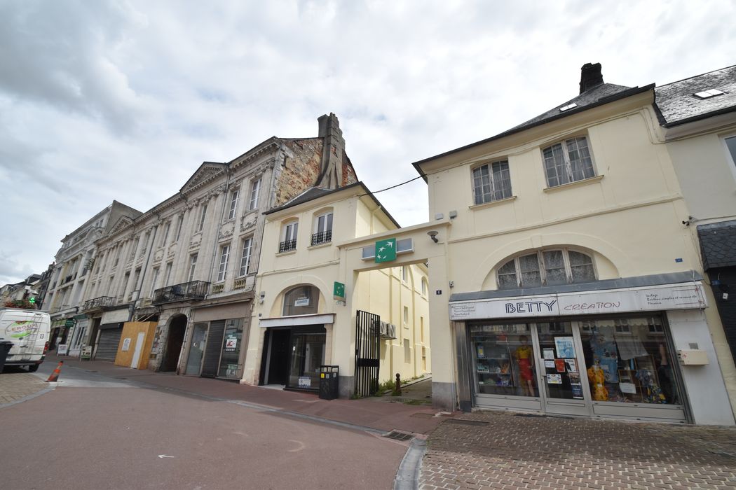 ensemble nord-ouest sur la rue de la République