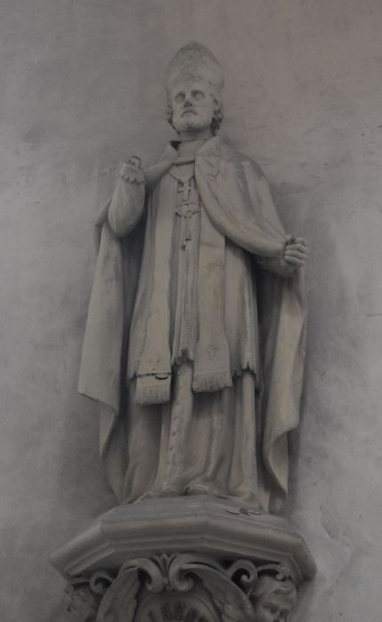 Statue et son socle : Saint Augustin