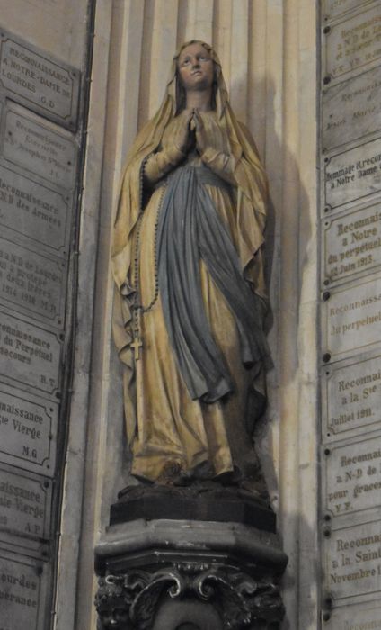 statue : Notre-Dame de Lourdes