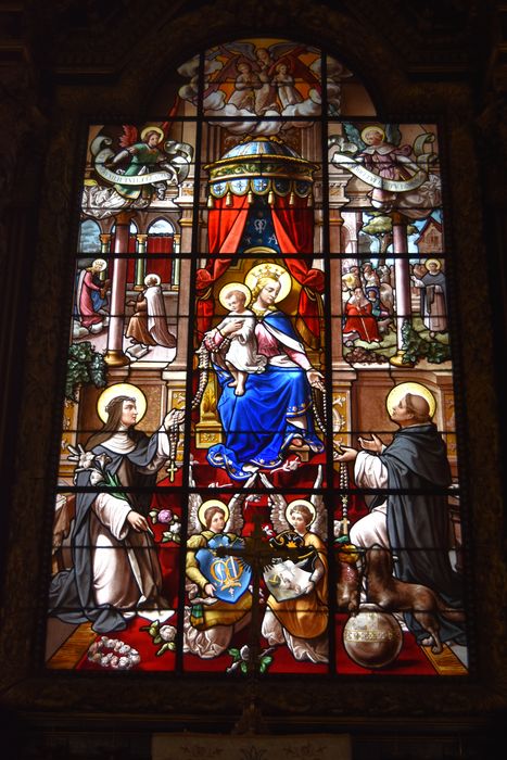 verrière du maître-autel : Remise du Rosaire (la)