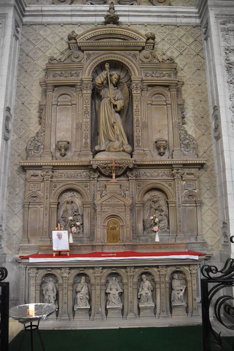 autel, retable du transept nord, statue : Saint Michel terrassant le dragon