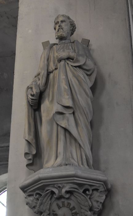 Statue et son socle : Saint André