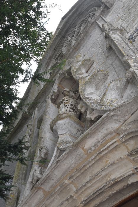 statue : Vierge à l’Enfant (?)