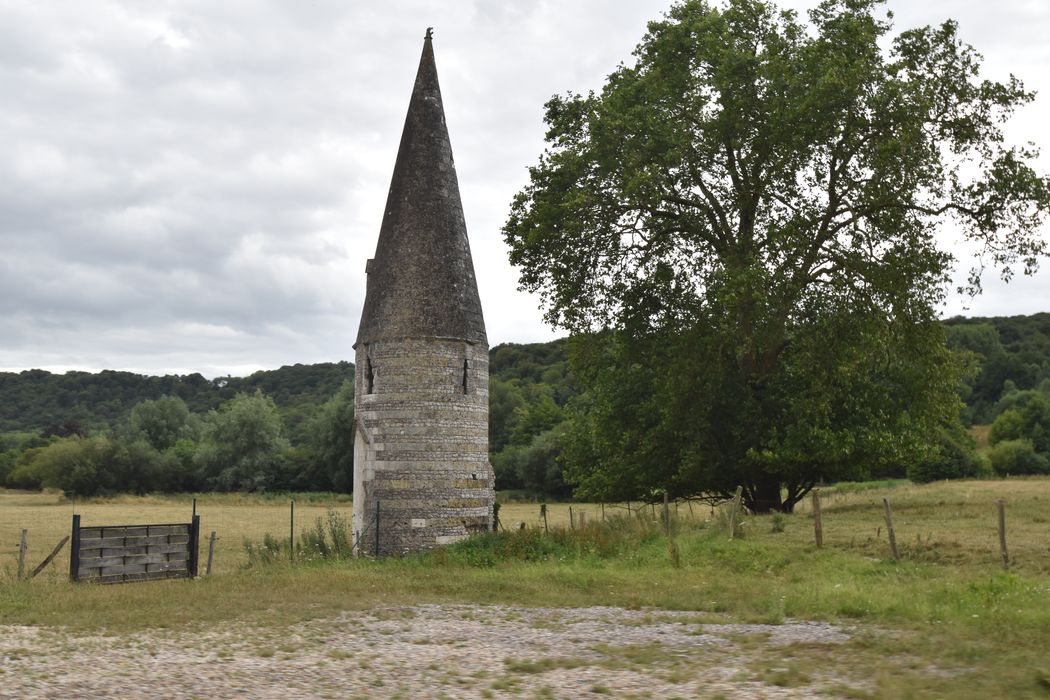 tour située au nord du domaine