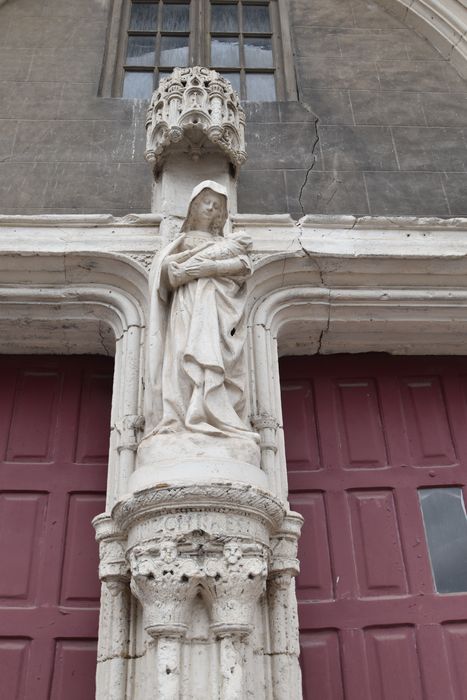 statue : Vierge à l’Enfant