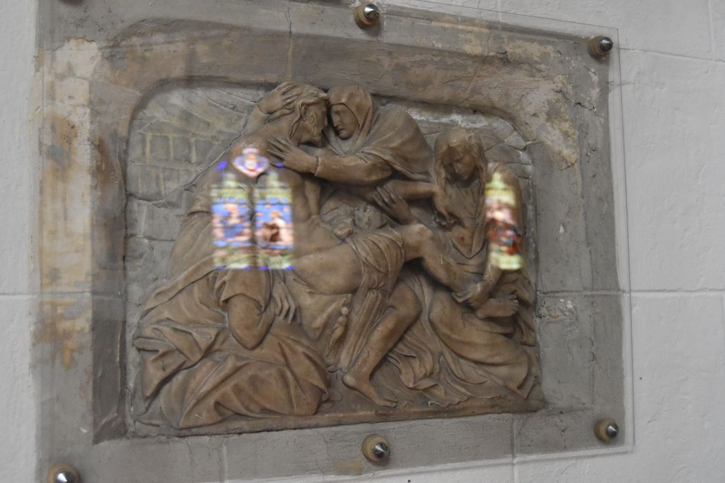 bas-relief : Saintes femmes au tombeau (Déploration sur le Christ mort)