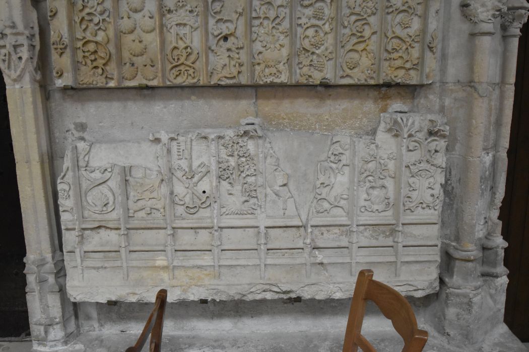 fragment lapidaire (clôture de chapelle?)
