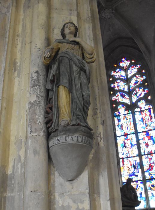statue : Sainte Catherine