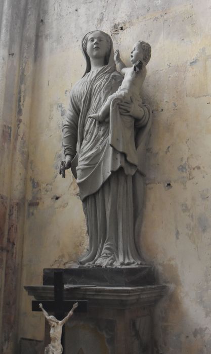 statue : Vierge à l’Enfant