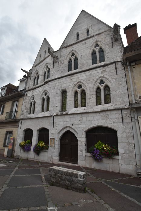 façade est sur rue