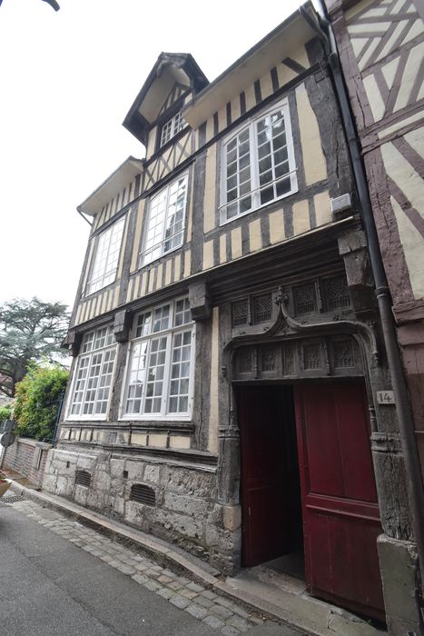 façade sur rue du n°14