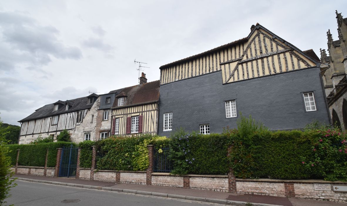 façades ouest du n°14 depuis la rue Jean-Léon Leprévost