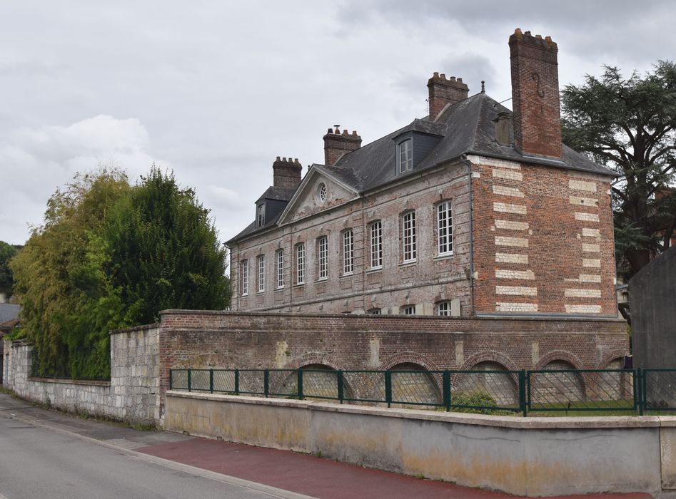 façades nord et ouest, vue partielle