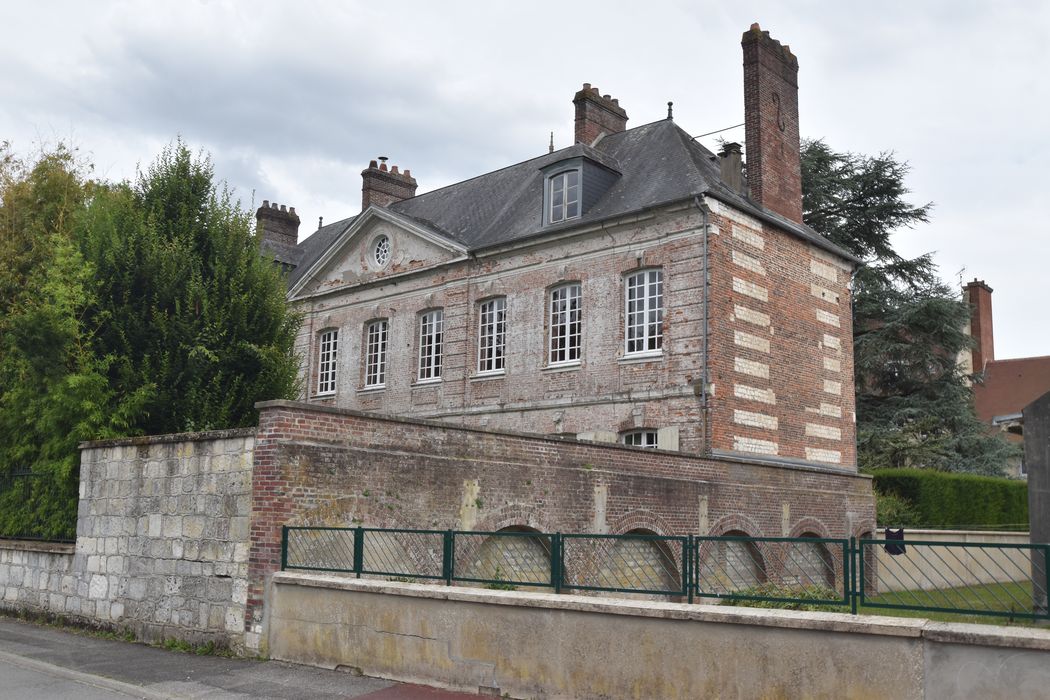 façades nord et ouest, vue partielle