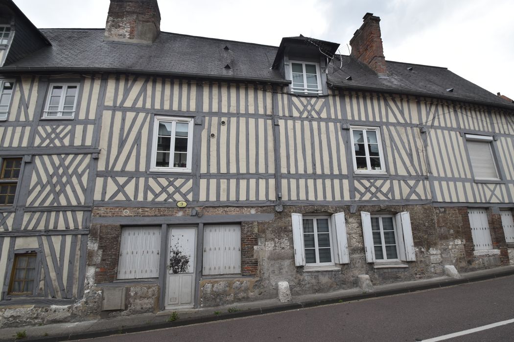 façade est sur rue