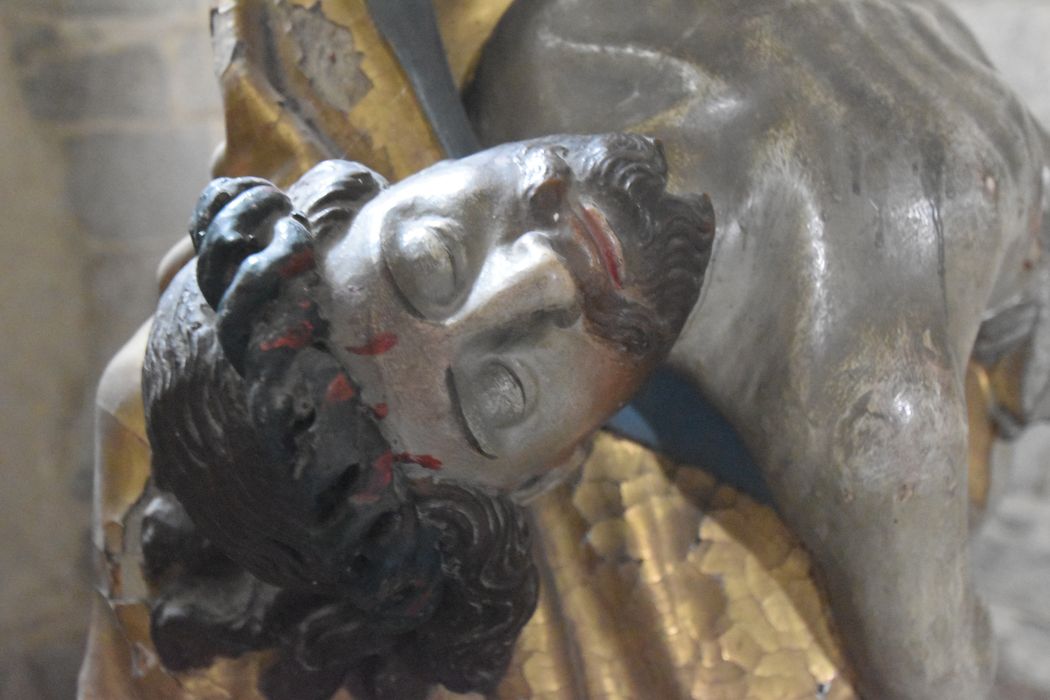groupe sculpté : Vierge de Pitié dite Notre-Dame du Pont, détail