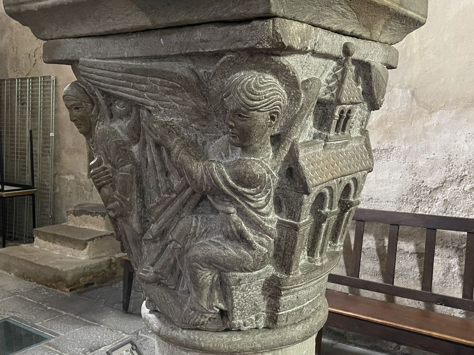 chapiteau : Sainte Femmes au tombeau