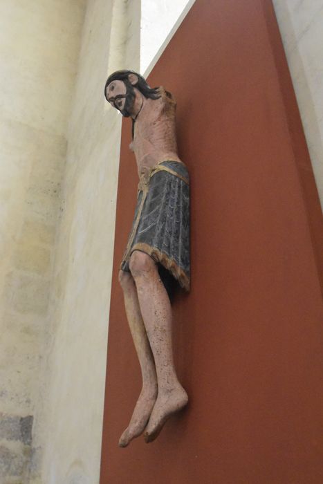 statue fragmentaire : Christ en croix