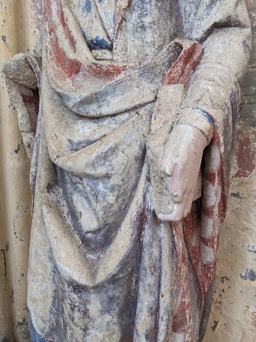 statue : Vierge, détail