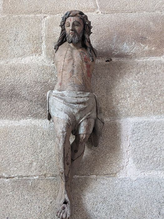 statue fragmentaire : Christ en croix