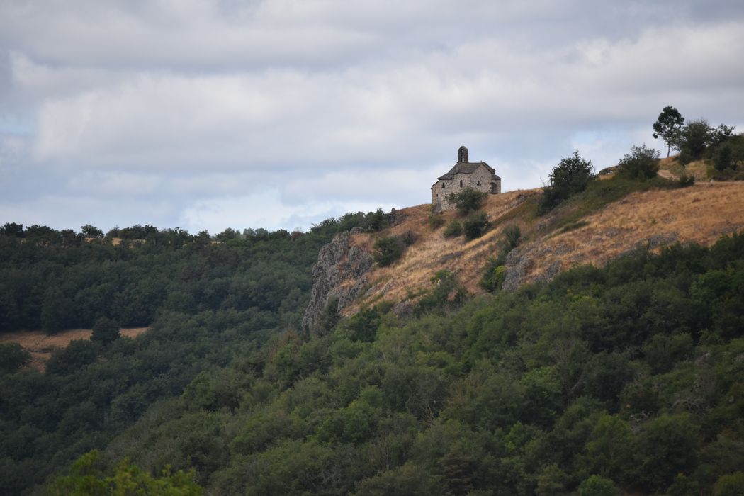 vue générale de la chapelle dans son environnement depuis l’Est