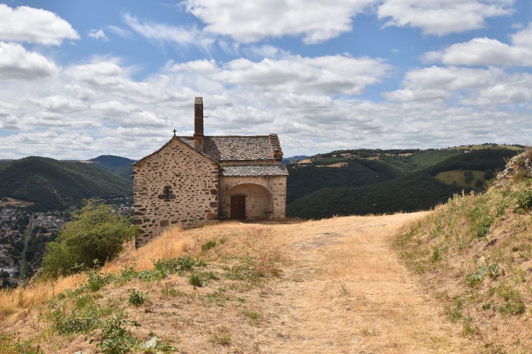 vue générale de la chapelle dans son environnement depuis le Nord-Est