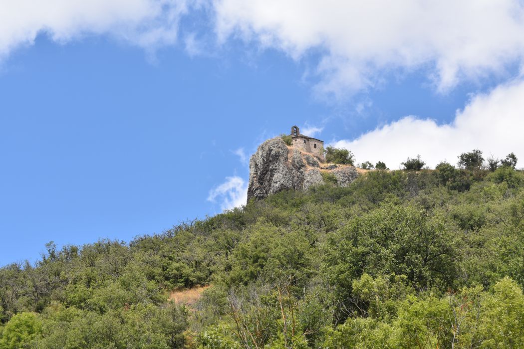 vue générale de la chapelle dans son environnement depuis l’Est
