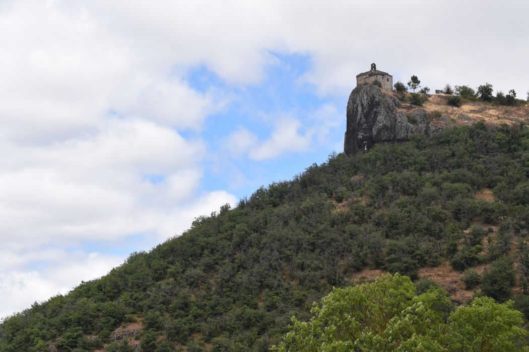 vue générale de la chapelle dans son environnement depuis le Sud-Est