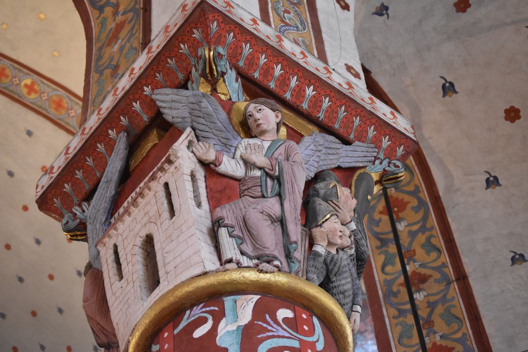 choeur, détail d’un chapiteau sculpté