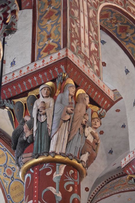 choeur, détail d’un chapiteau sculpté