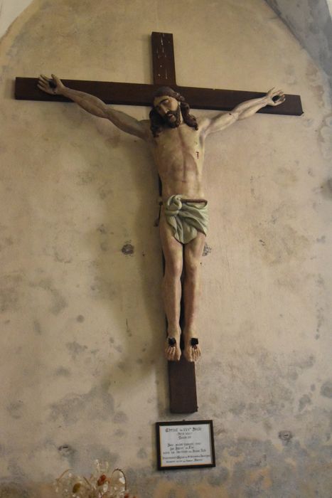 statue : Christ en croix