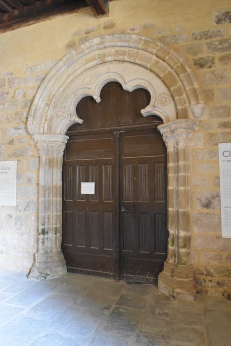église abbatiale, portail d’accès ouest