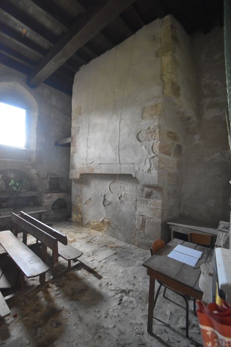 ancienne cuisine, cheminée monumentale