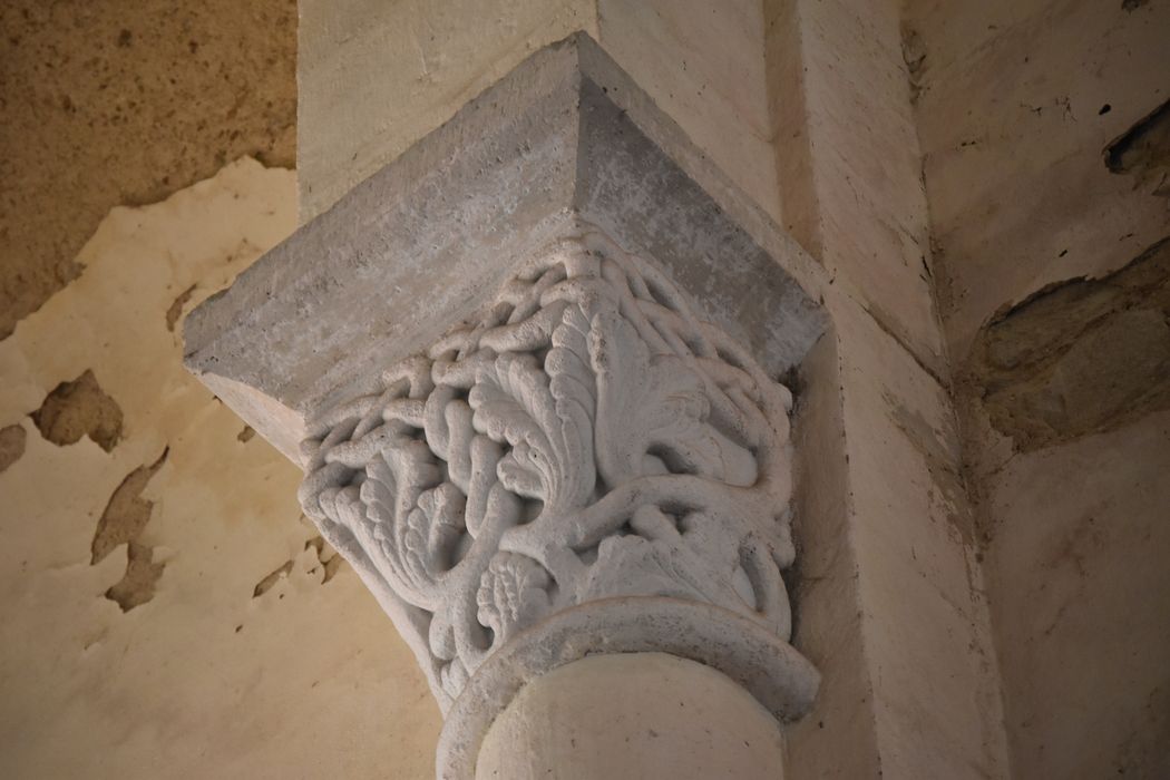 église abbatiale, détail d’un chapiteau sculpté