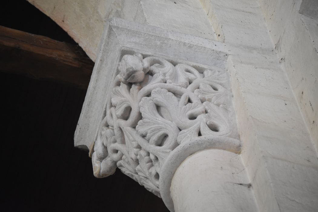 église abbatiale, détail d’un chapiteau sculpté