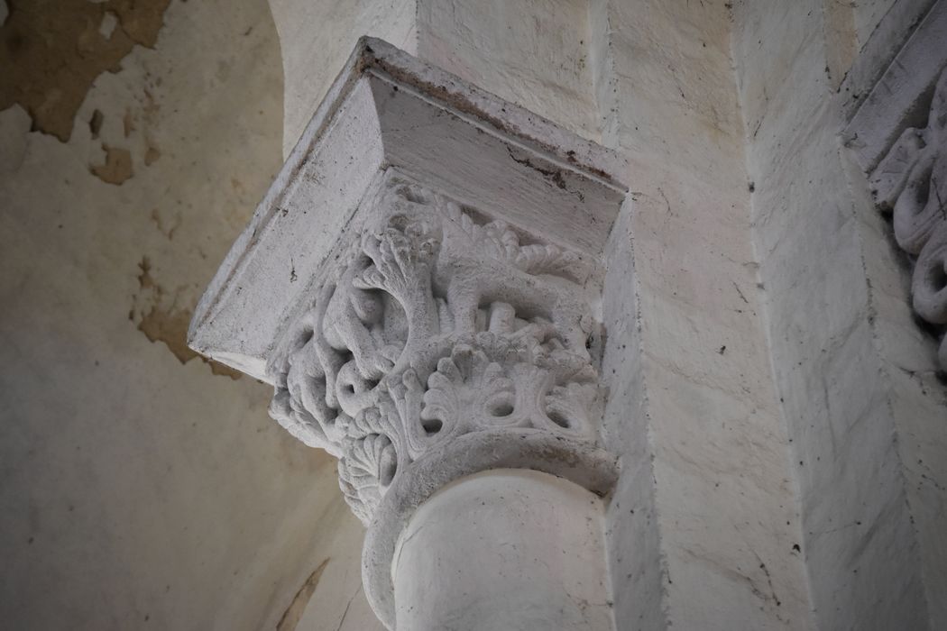 église abbatiale, détail d’un chapiteau sculpté