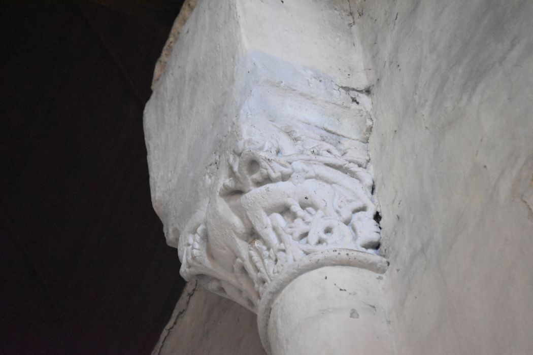 église abbatiale, détail d’un chapiteau sculpté
