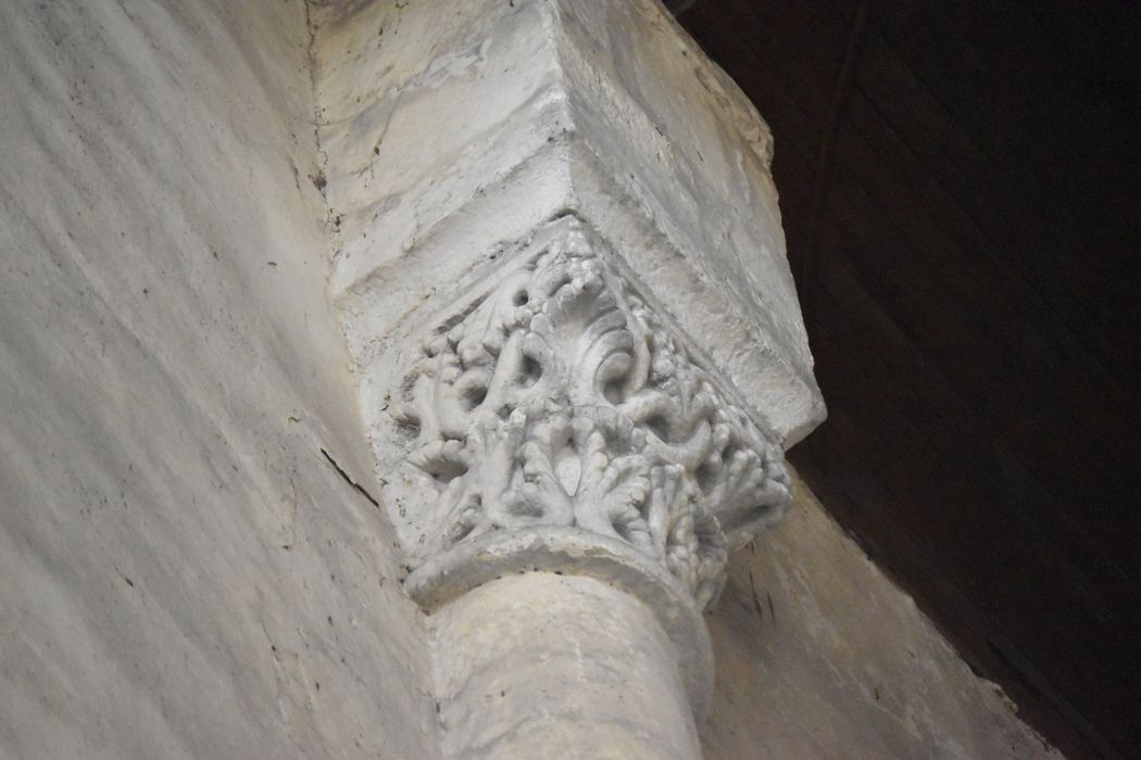 église abbatiale, détail d’un chapiteau sculpté