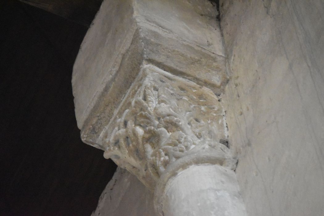 église abbatiale, détail d’un chapiteau sculpté